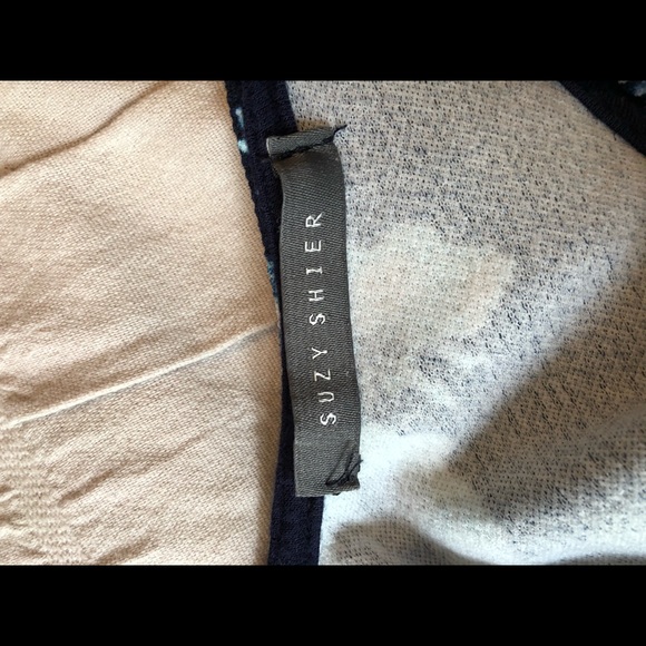 🌻2/$22🌻 Flower Patterned Dress 👗 - Picture 4 of 4